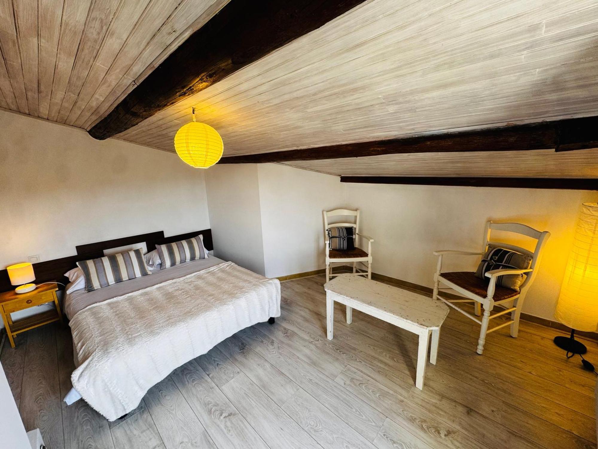 Villa La Bastide de La Loge Sault Habitación foto